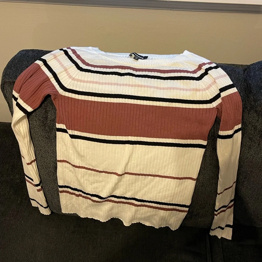Express Sweater - Picture 1 of 4